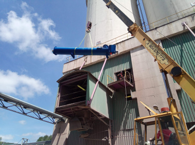 Reconstruction of mixer 3 for a moistened ash mixture at the Poříčí Power Plant